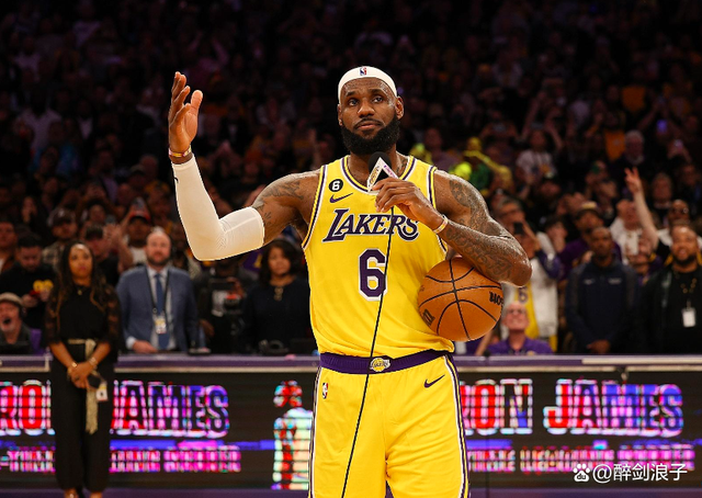 詹姆斯重返赛场,持续失利首场状态出色,G2观众沸腾!-九游官方网站